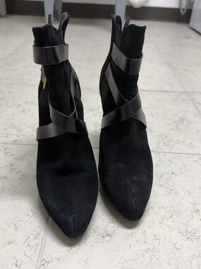 Charles by Charles David Black Suede Pointed Toe Ankle Boots Wrap Straps size 9